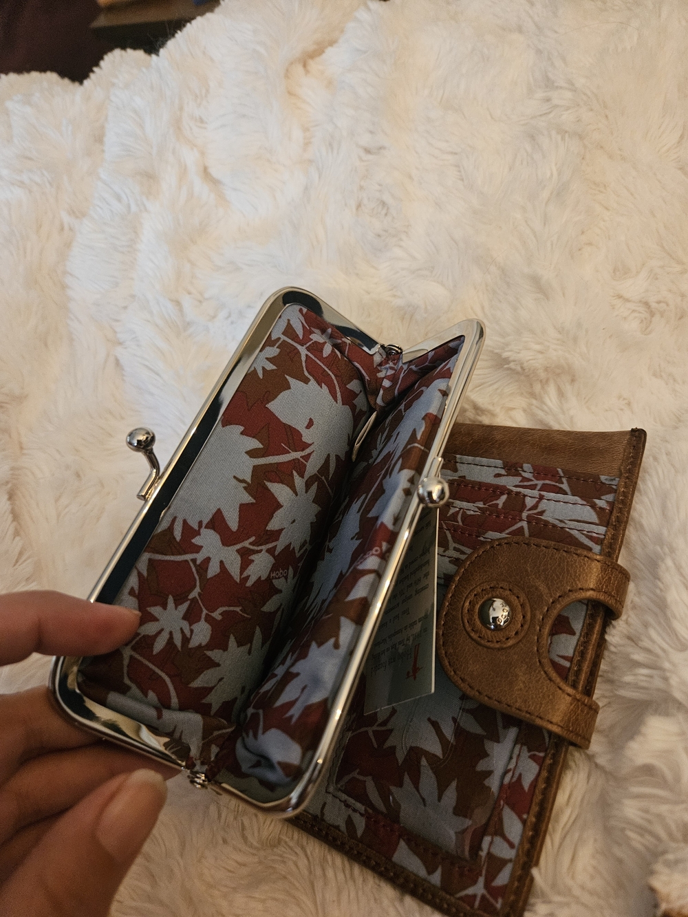 HOBO☆Classic Brown Leather Kiss-Lock Wallet Clutch - Picture 4 of 5